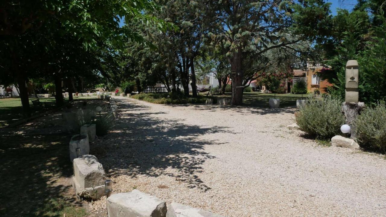 Mas Maurane - Les Lavandes Aux Portes D'Arles Apartment Тараскон Екстериор снимка