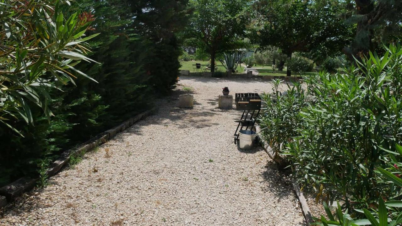 Mas Maurane - Les Lavandes Aux Portes D'Arles Apartment Тараскон Екстериор снимка
